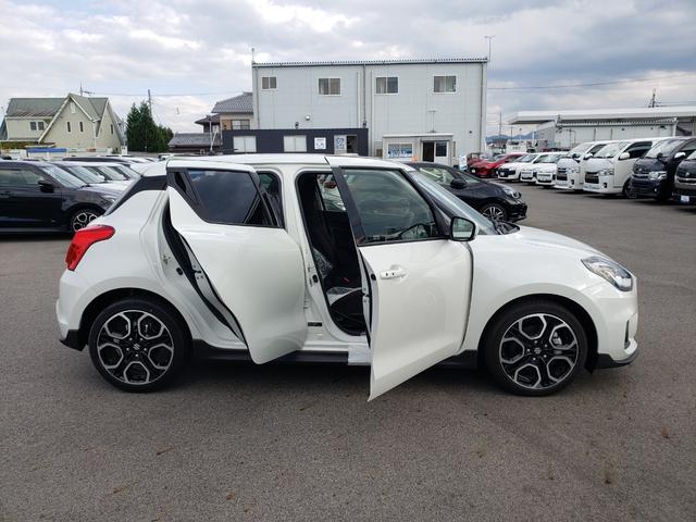 スイフトスポーツ ベースグレード 登録済未使用車 LEDヘッドライト LEDフォグ 電動格納ミラ― プッシュスタート MTモード セーフティーセンス シートヒーター オートエアコン オートライト 純正17インチアルミホイール キーレス(6枚目)