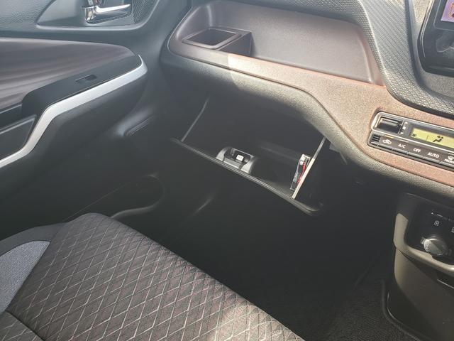 ソリオバンディット ハイブリッドＭＶ　セーフティーサポート　９インチディスプレイオーディオ　全方位モニター　両側パワースライドドア　純正１５インチアルミホイール　ＥＴＣ　シートヒーター　ＬＥＤヘッドライト　ＬＥＤフォグランプ　電動格納（33枚目）