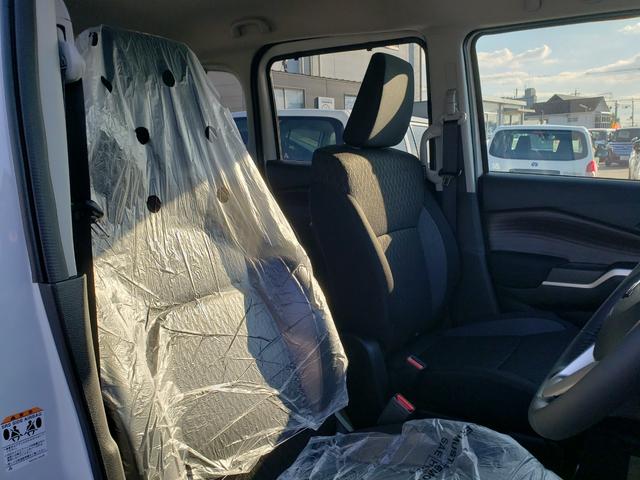 ソリオバンディット ハイブリッドＭＶ　登録済未使用車　セーフティーサポート　純正９インチメーカーナビ　全方位モニター　両側パワースライドドア　シートヒーター　ＬＥＤヘッドライト・フォグ　純正１５インチアルミホイール　オートエアコン（17枚目）