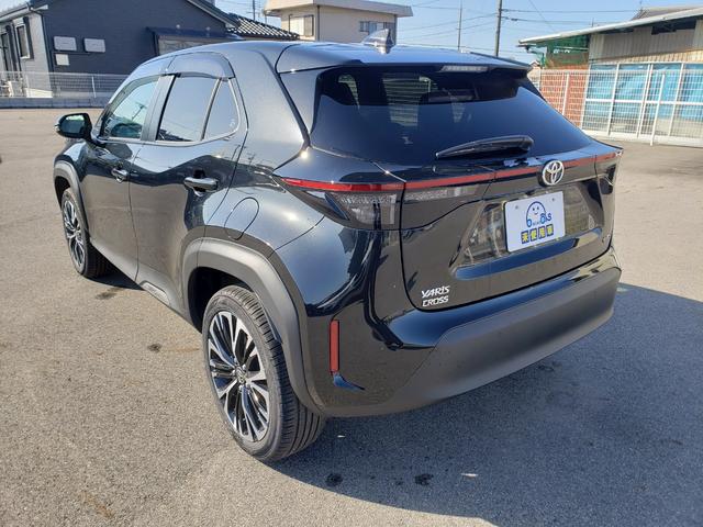 ヤリスクロス ハイブリッドＺ　登録済未使用車　純正９インチディスプレイオーディオ　セーフティーセンス　ＬＥＤヘッドライト　ＬＥＤフォグ　ブラインドスポットモニター　純正１８インチアルミ　ＥＴＣ２．０　シートヒーター　電動格納（9枚目）