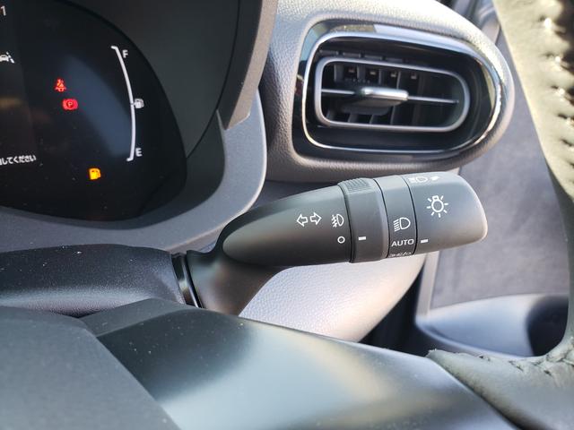 ヤリスクロス ハイブリッドＺ　登録済未使用車　純正９インチディスプレイオーディオ　セーフティーセンス　ＬＥＤヘッドライト　ＬＥＤフォグ　ブラインドスポットモニター　純正１８インチアルミ　ＥＴＣ２．０　シートヒーター　電動格納（16枚目）