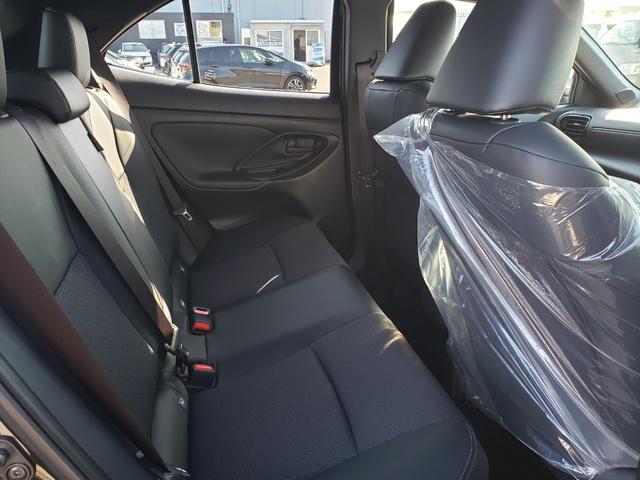 ヤリスクロス ハイブリッドＺ　登録済未使用車　純正９インチディスプレイオーディオ　セーフティーセンス　ＬＥＤヘッドライト　ＬＥＤフォグ　ブラインドスポットモニター　純正１８インチアルミ　ＥＴＣ２．０　シートヒーター　電動格納（27枚目）