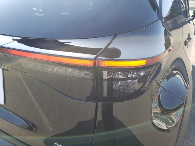 ヤリスクロス ハイブリッドＺ　登録済未使用車　純正９インチディスプレイオーディオ　セーフティーセンス　ＬＥＤヘッドライト　ＬＥＤフォグ　ブラインドスポットモニター　純正１８インチアルミ　ＥＴＣ２．０　シートヒーター　電動格納（32枚目）