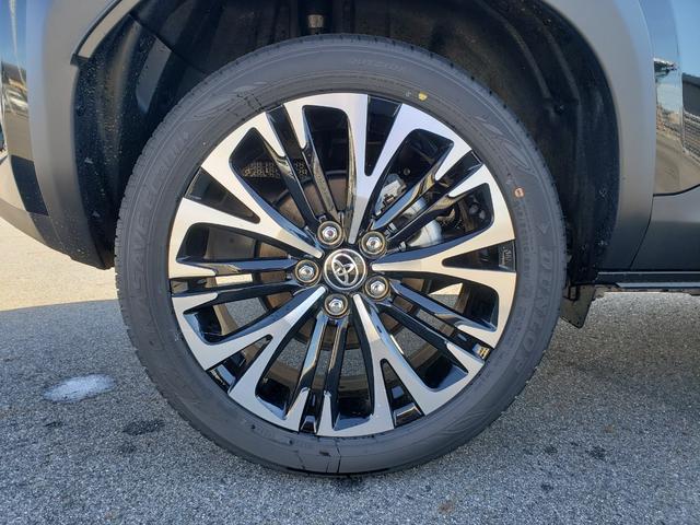 ヤリスクロス ハイブリッドＺ　登録済未使用車　純正９インチディスプレイオーディオ　セーフティーセンス　ＬＥＤヘッドライト　ＬＥＤフォグ　ブラインドスポットモニター　純正１８インチアルミ　ＥＴＣ２．０　シートヒーター　電動格納（35枚目）