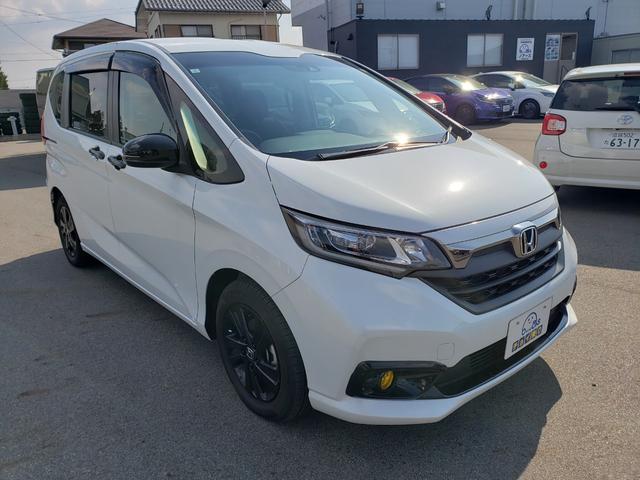 フリード+ Gブラックスタイル ホンダセンシング 純正9インチナビ バックカメラ ETC LEDヘッドライト フォグランプ 両側パワースライドドア 電動格納ミラー プッシュスタート 純正15インチアルミホイール USB接続(4枚目)