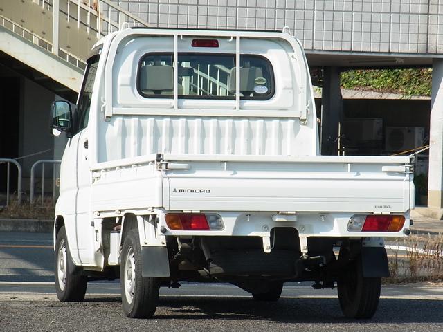 軽トラ屋へは、京都市内方向からは五条通より国道１号線を東へ、京都東ＩＣ、大津方面からは国道１号線を京都市内方面へ、１号線と外環状線の交差点「東野」を南方向へ。　その後名神高速をくぐってすぐ左側です。