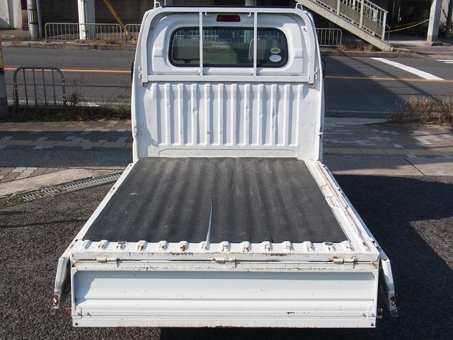 電車でお越しの場合、最寄の駅は市営地下鉄東西線の小野駅です。　ＪＲ東海道線の山科駅（京都駅より１駅東）から市営地下鉄に乗り換えて頂くのがスムーズです。