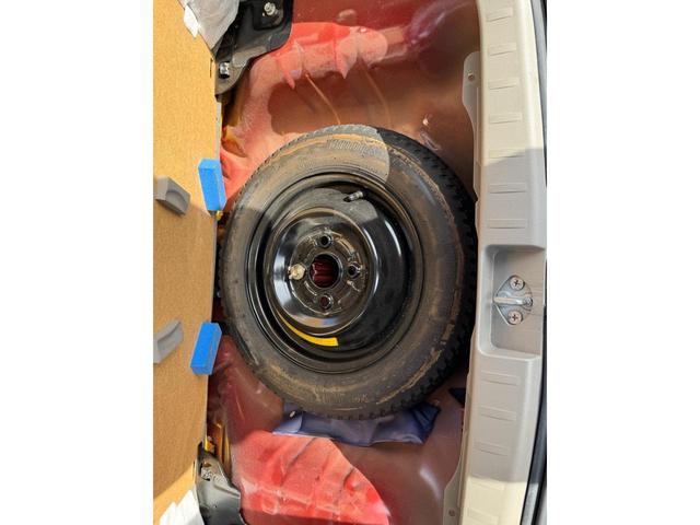 アルト EII MT ワンセグTV キーレスエントリーシステム パワステ パワーウィンドー 運転席エアバック 助手席エアバック マニュアルエアコン(18枚目)