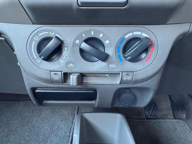 アルト EII MT ワンセグTV キーレスエントリーシステム パワステ パワーウィンドー 運転席エアバック 助手席エアバック マニュアルエアコン(48枚目)
