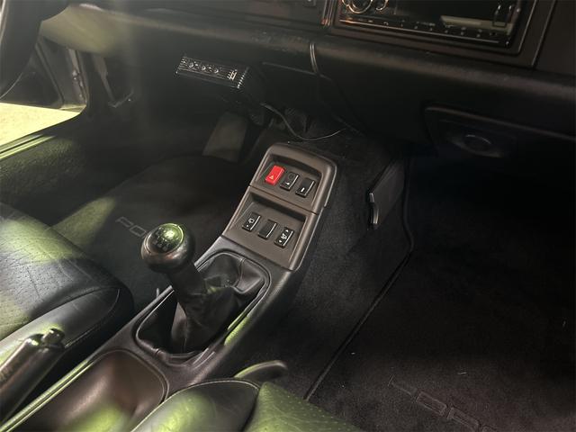 911 911カレラ クーペII ディーラー車 6速MT(11枚目)