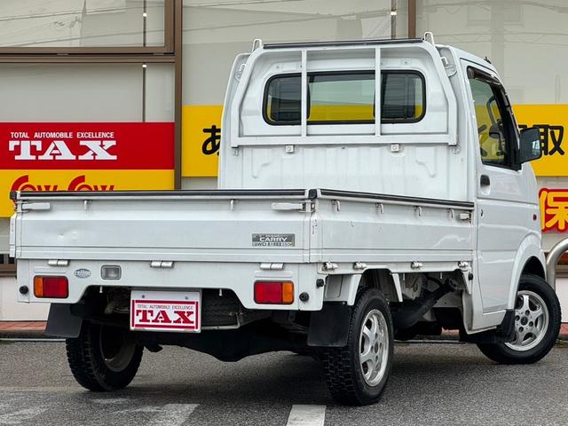 キャリイトラック 　ユーザー買取車・パートタイム４ＷＤ・エアコン・パワステ・カロッツェリアＣＤ・社外スピーカー・荷台三方開・フロア５速ＭＴ・ラバーフロアマット＆ドアバイザー・社外１２インチＡＷ（2枚目）