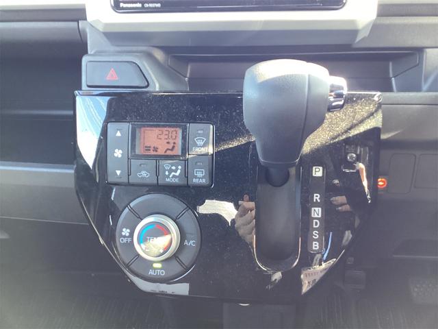 必ず使用するシフトレバー。確りと確認したいですね。