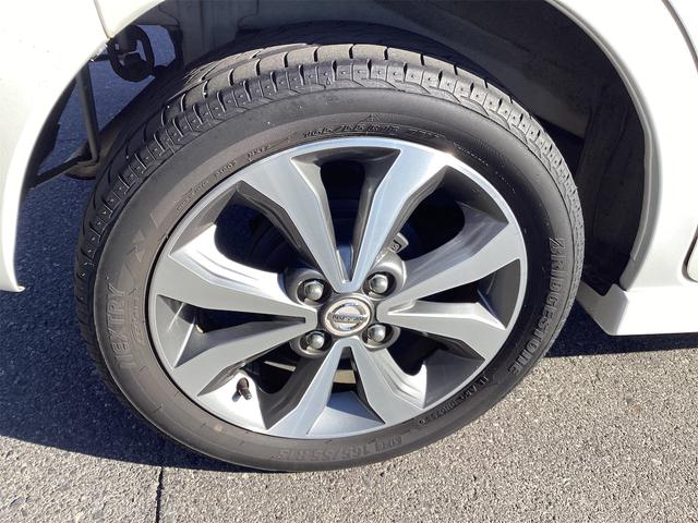 デイズルークス ハイウェイスター　ターボ　全周囲カメラ　両側電動スライドドア　衝突被害軽減システム　ＨＩＤ　スマートキー　アイドリングストップ　電動格納ミラー　ベンチシート　ＣＶＴ　盗難防止システム　ＡＢＳ　ＥＳＣ（23枚目）