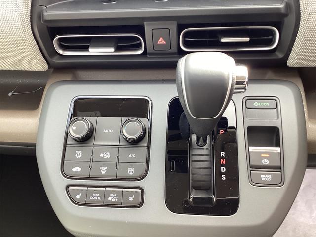 フリード エアー　ＥＸ　バックカメラ　クリアランスソナー　オートクルーズコントロール　レーンアシスト　衝突被害軽減システム　両側電動スライドドア　ＬＥＤヘッドランプ　スマートキー　電動格納ミラー　シートヒーター　３列シート（7枚目）