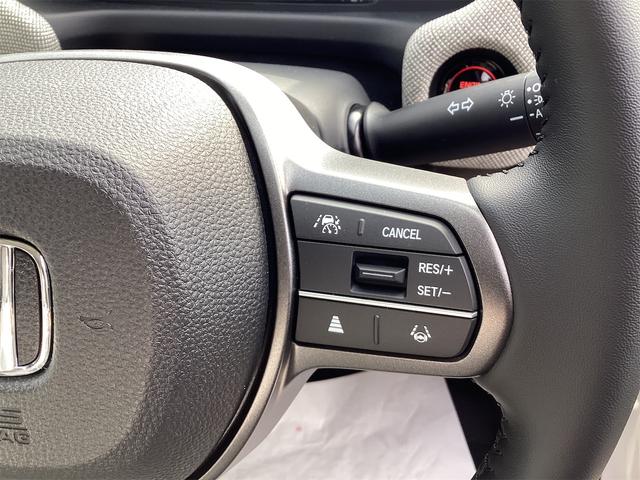 フリード エアー　ＥＸ　バックカメラ　クリアランスソナー　オートクルーズコントロール　レーンアシスト　衝突被害軽減システム　両側電動スライドドア　ＬＥＤヘッドランプ　スマートキー　電動格納ミラー　シートヒーター　３列シート（11枚目）