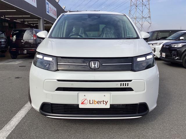 フリード エアー　ＥＸ　バックカメラ　クリアランスソナー　オートクルーズコントロール　レーンアシスト　衝突被害軽減システム　両側電動スライドドア　ＬＥＤヘッドランプ　スマートキー　電動格納ミラー　シートヒーター　３列シート（12枚目）