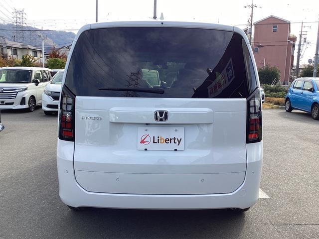 フリード エアー　ＥＸ　バックカメラ　クリアランスソナー　オートクルーズコントロール　レーンアシスト　衝突被害軽減システム　両側電動スライドドア　ＬＥＤヘッドランプ　スマートキー　電動格納ミラー　シートヒーター　３列シート（16枚目）