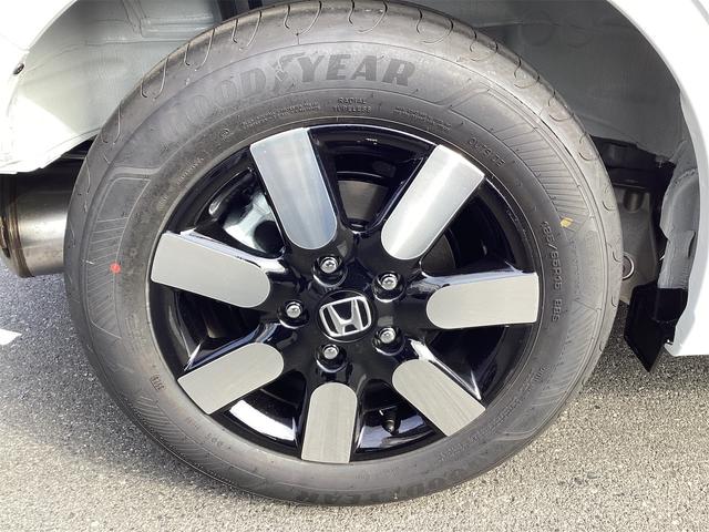 フリード エアー　ＥＸ　バックカメラ　クリアランスソナー　オートクルーズコントロール　レーンアシスト　衝突被害軽減システム　両側電動スライドドア　ＬＥＤヘッドランプ　スマートキー　電動格納ミラー　シートヒーター　３列シート（20枚目）