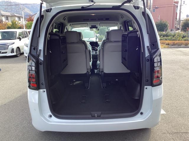 フリード エアー　ＥＸ　バックカメラ　クリアランスソナー　オートクルーズコントロール　レーンアシスト　衝突被害軽減システム　両側電動スライドドア　ＬＥＤヘッドランプ　スマートキー　電動格納ミラー　シートヒーター　３列シート（22枚目）