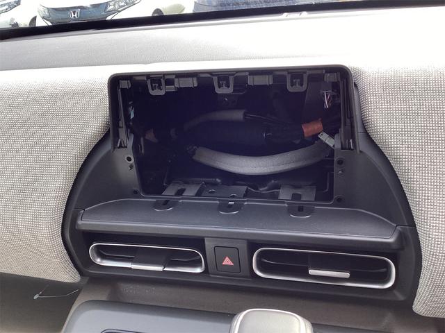 フリード エアー　ＥＸ　バックカメラ　クリアランスソナー　オートクルーズコントロール　レーンアシスト　衝突被害軽減システム　両側電動スライドドア　ＬＥＤヘッドランプ　スマートキー　電動格納ミラー　シートヒーター　３列シート（28枚目）