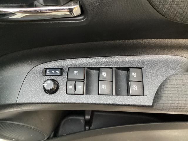 シエンタ ハイブリッド　ファンベースＧ　バックカメラ　ナビ　ＴＶ　オートクルーズコントロール　レーンアシスト　衝突被害軽減システム　両側電動スライドドア　オートマチックハイビーム　スマートキー　電動格納ミラー　ＣＶＴ（15枚目）