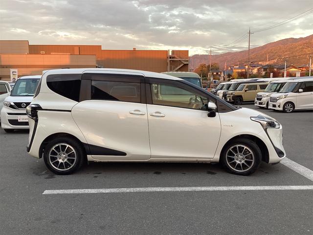 シエンタ ハイブリッド　ファンベースＧ　バックカメラ　ナビ　ＴＶ　オートクルーズコントロール　レーンアシスト　衝突被害軽減システム　両側電動スライドドア　オートマチックハイビーム　スマートキー　電動格納ミラー　ＣＶＴ（18枚目）