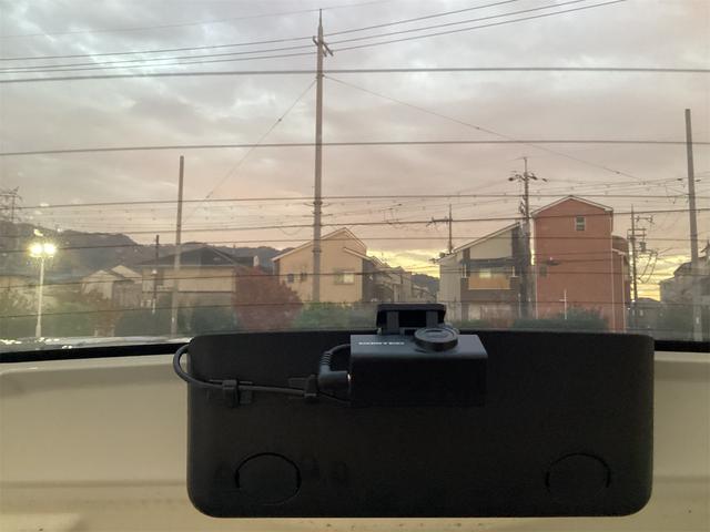 シエンタ ハイブリッド　ファンベースＧ　バックカメラ　ナビ　ＴＶ　オートクルーズコントロール　レーンアシスト　衝突被害軽減システム　両側電動スライドドア　オートマチックハイビーム　スマートキー　電動格納ミラー　ＣＶＴ（32枚目）