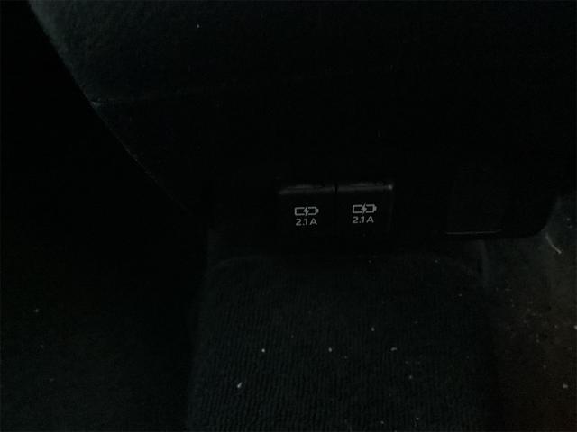 シエンタ ハイブリッド　ファンベースＧ　バックカメラ　ナビ　ＴＶ　オートクルーズコントロール　レーンアシスト　衝突被害軽減システム　両側電動スライドドア　オートマチックハイビーム　スマートキー　電動格納ミラー　ＣＶＴ（37枚目）