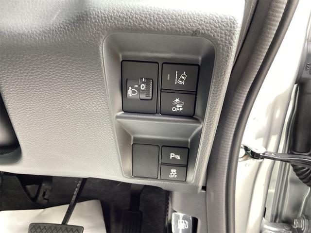 クリアランスソナー付きなので障害物をセンサーで感知し、ドライバーに衝突の危険を知らせてくれます☆