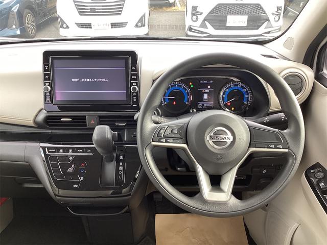 デイズ Ｘ　ＥＴＣ　バックカメラ　クリアランスソナー　衝突被害軽減システム　オートライト　スマートキー　アイドリングストップ　電動格納ミラー　ベンチシート　ＣＶＴ　盗難防止システム　ＡＢＳ（6枚目）