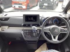 車を運転する際には運転席の存在は欠かせません。なのでしっかりとチェックしたいポイントですね。 2