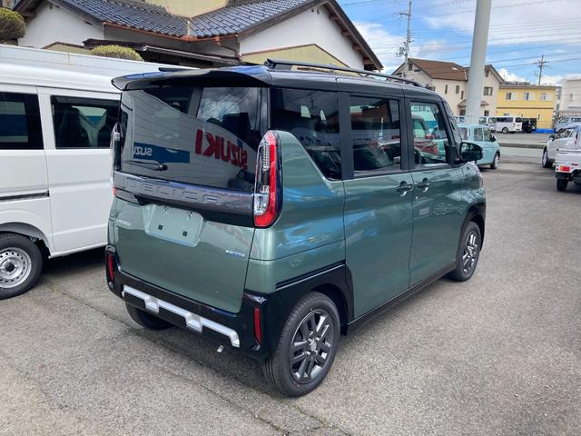 デリカミニ Ｇ　プレミアム　届出済み未使用車、全方位カメラ、両側電動スライドドア（5枚目）