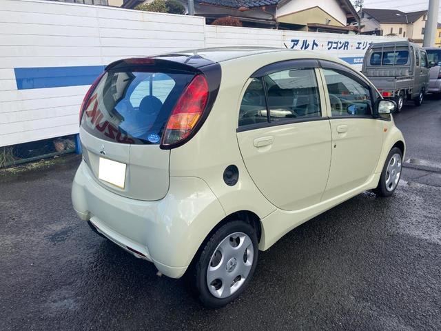 �����ȃ{�f�B�̊��ɁA�S�l���B���������������܂���B