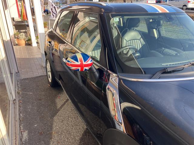 ＭＩＮＩ クーパー　クロスオーバー　社外ナビ　レザー調シートカバー　バックカメラ　盗難防止システム　キーレス　ボンネット、トランク部分のみ新品カッティングシート有り（7枚目）