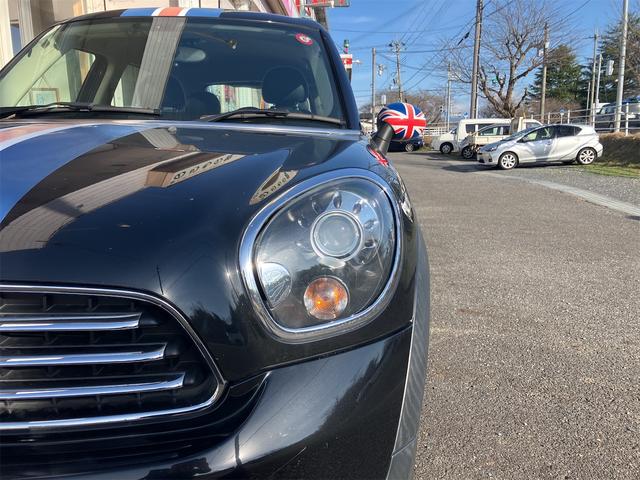 ＭＩＮＩ クーパー　クロスオーバー　社外ナビ　レザー調シートカバー　バックカメラ　盗難防止システム　キーレス　ボンネット、トランク部分のみ新品カッティングシート有り（10枚目）