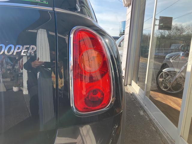 ＭＩＮＩ クーパー　クロスオーバー　社外ナビ　レザー調シートカバー　バックカメラ　盗難防止システム　キーレス　ボンネット、トランク部分のみ新品カッティングシート有り（11枚目）