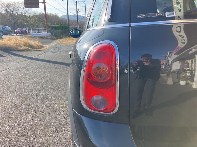 ＭＩＮＩ クーパー　クロスオーバー　社外ナビ　レザー調シートカバー　バックカメラ　盗難防止システム　キーレス　ボンネット、トランク部分のみ新品カッティングシート有り（12枚目）