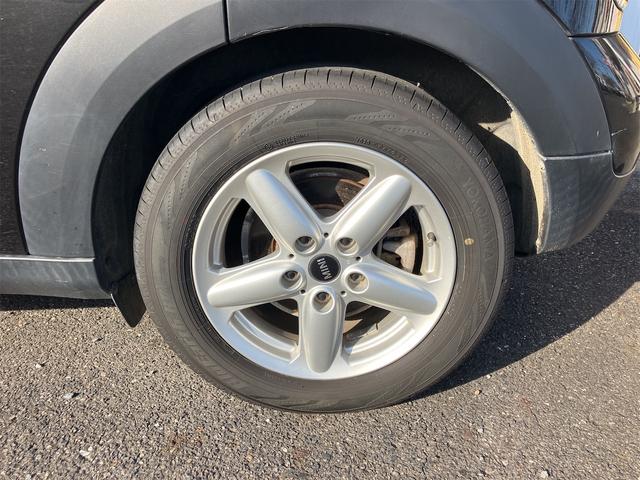 ＭＩＮＩ クーパー　クロスオーバー　社外ナビ　レザー調シートカバー　バックカメラ　盗難防止システム　キーレス　ボンネット、トランク部分のみ新品カッティングシート有り（16枚目）