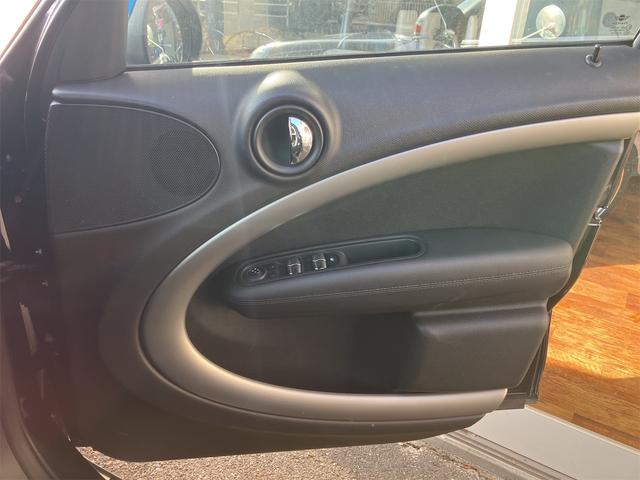 ＭＩＮＩ クーパー　クロスオーバー　社外ナビ　レザー調シートカバー　バックカメラ　盗難防止システム　キーレス　ボンネット、トランク部分のみ新品カッティングシート有り（22枚目）