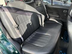 買い取りさせていただいたお車なので、余計な経費がかかってないので、お求めやすい価格です。 4