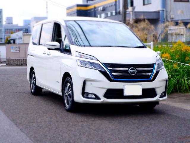 セレナ ｅ－パワー　ＸＶ　１年保証　フルセグＴＶ全方位カメラ付ナビ　Ｂｌｕｅｔｏｏｔｈ　リアモニター　ワンオーナー禁煙車　両側電動ドア　衝突軽減＆踏み間違い防止　前後ドラレコ＆ＥＴＣ２．０　新品補機バッテリー　シートヒーター（5枚目）