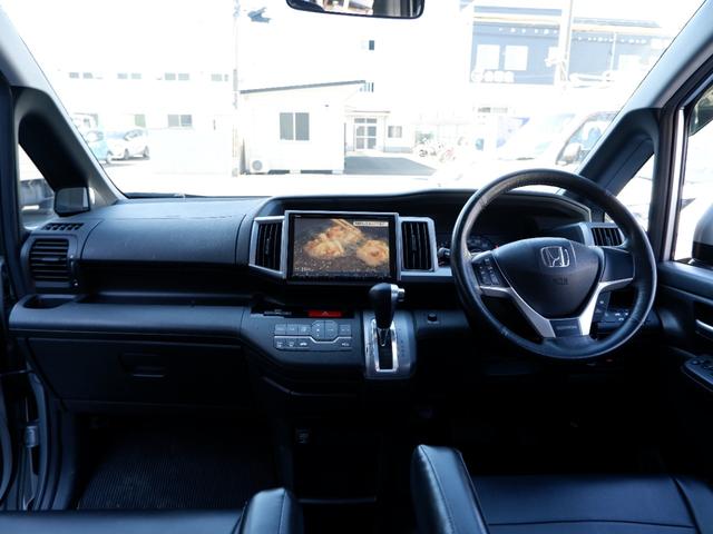 ステップワゴンスパーダ パワーエディション　後期型　９型フルセグＴＶバックカメラ付ナビ　禁煙車　両側電動ドア　ドラレコ＆ＥＴＣ　新品バッテリー交換（11枚目）