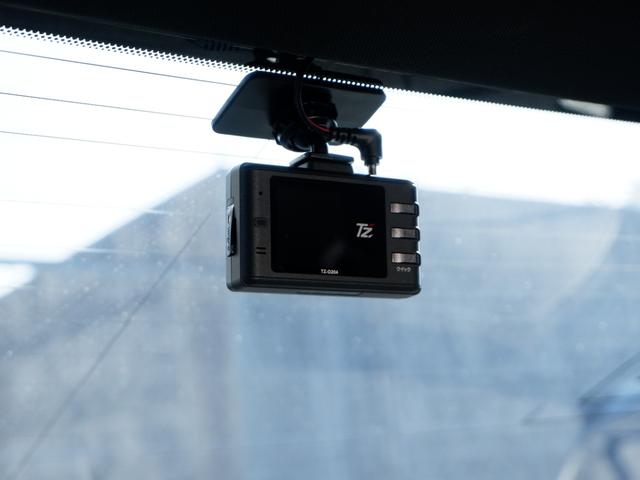 クラウンハイブリッド ＲＳアドバンス　１年保証　ＴＲＤエアロ　フルセグＴＶ全方位カメラ付ナビ　Ｂｌｕｅｔｏｏｔｈオーディオ対応　ワンオーナー禁煙車　前後ドラレコ＆ＥＴＣ２．０　黒革　ＨＵＤ（13枚目）