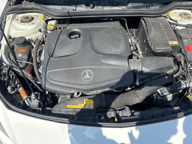 ＣＬＡクラス ＣＬＡ１８０　ＡＭＧライン　ブラインドスポットアシスト　レーンキープ　ハーフレザーシート　メモリ付Ｐシート　シートヒーター　純正ナビ　フルセグ（走行視聴可）　ＥＴＣ　パドルシフト（17枚目）