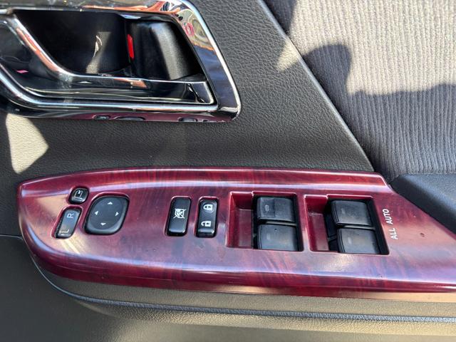 ヴェルファイア 2.4Z 1年保証 ユーザー買取車両 フルセグTV ナビ ETC スマートキー プッシュスタート 対策済みエンジン 法定整備付き(7枚目)