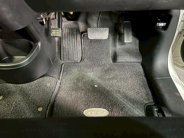 ゼストスパーク Ｗ　車検９年１０月　スマートキー　ＣＤ　ＡＷ　フォグランプ　２ＷＤ　４ＡＴ（42枚目）