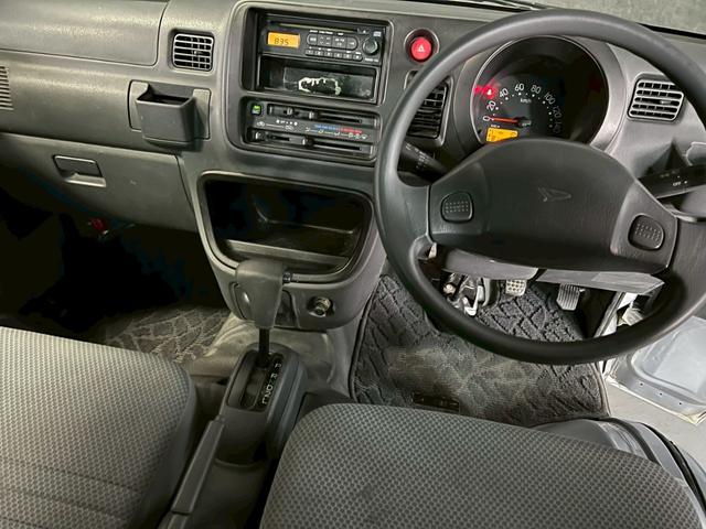 ハイゼットトラック ＥＸＴ　車検７年１２月　４ＷＤ　エアコン　ＣＤ　３ＡＴ（15枚目）