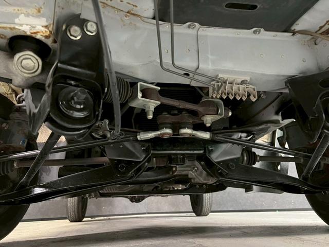 ハイゼットトラック エアコン・パワステ　スペシャル　車検９年１０月　４ＷＤ　５ＭＴ　エアコン　カセット（7枚目）