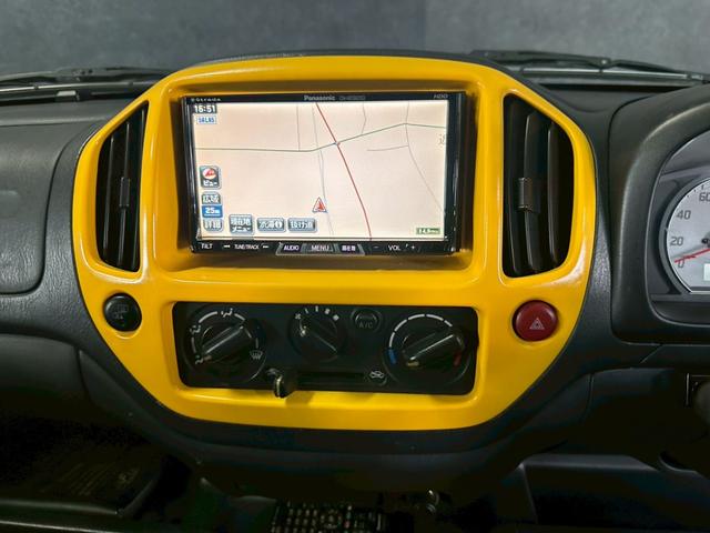 Ｋｅｉワークス ベースグレード　車検９年１０月　ターボ　４ＷＤ　５ＭＴ　マニュアルギヤシフト　キーレス　ナビ　ＡＢＳ　ＳＲＳエアバッグ　パワステ　パワーウィンドウ　レカロシート　社外ステアリング　ローダウン　アルミホイール（14枚目）