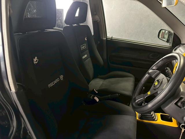 Ｋｅｉワークス ベースグレード　車検９年１０月　ターボ　４ＷＤ　５ＭＴ　マニュアルギヤシフト　キーレス　ナビ　ＡＢＳ　ＳＲＳエアバッグ　パワステ　パワーウィンドウ　レカロシート　社外ステアリング　ローダウン　アルミホイール（23枚目）